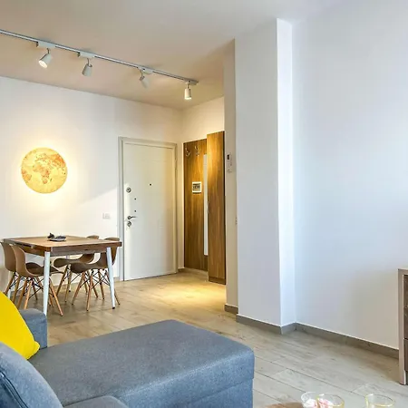 Agimi 818 Appartement Golem (Tirana)