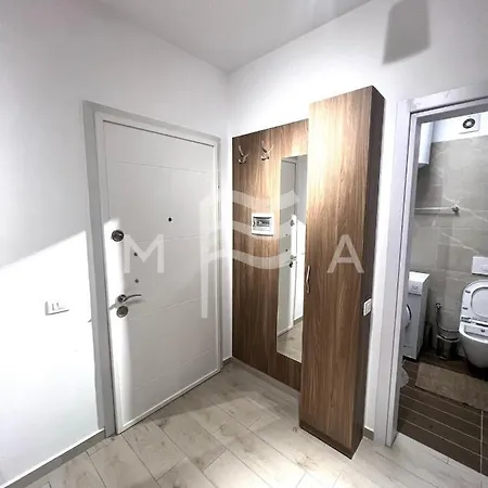 Agimi 818 Apartment *
